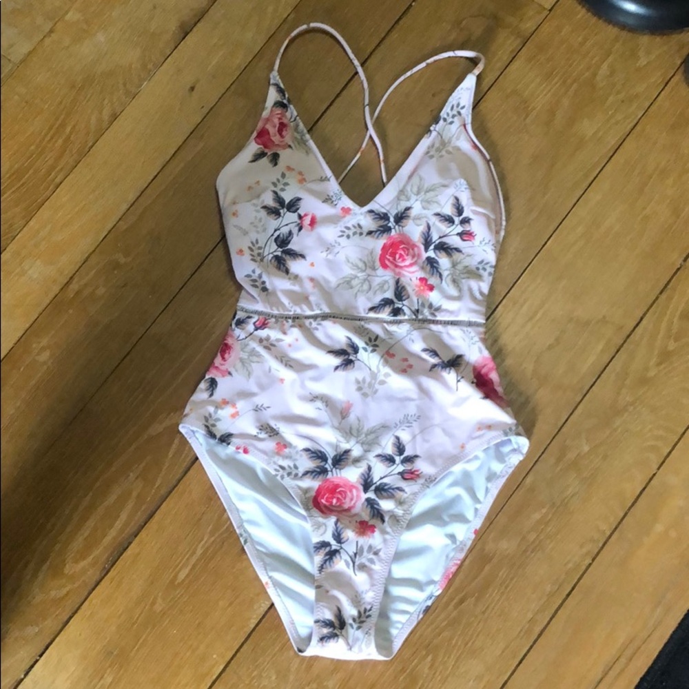 SOLD - Cupshe bathing suit